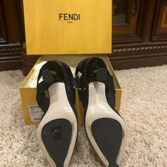 Fendi shoes - Picture 2 of 3